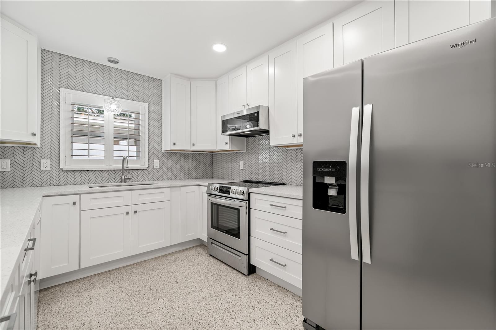 DUNEDIN ISLES ESTATES 1ST ADD - Residential Lease