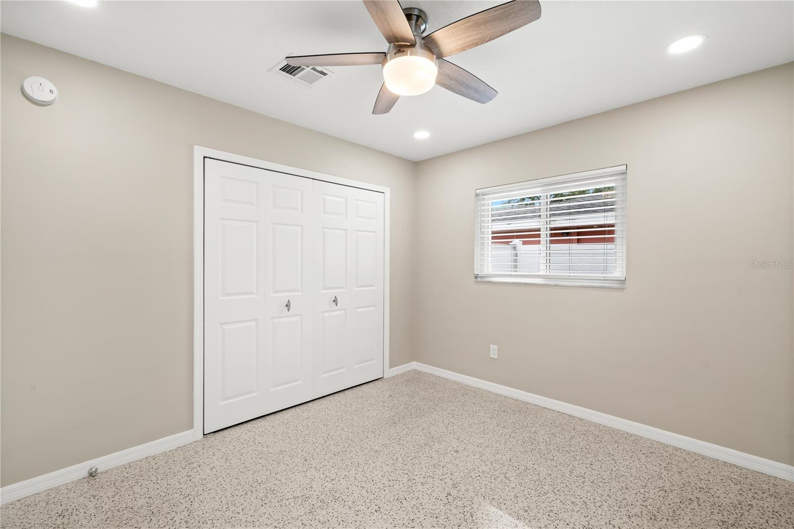 DUNEDIN ISLES ESTATES 1ST ADD - Residential Lease