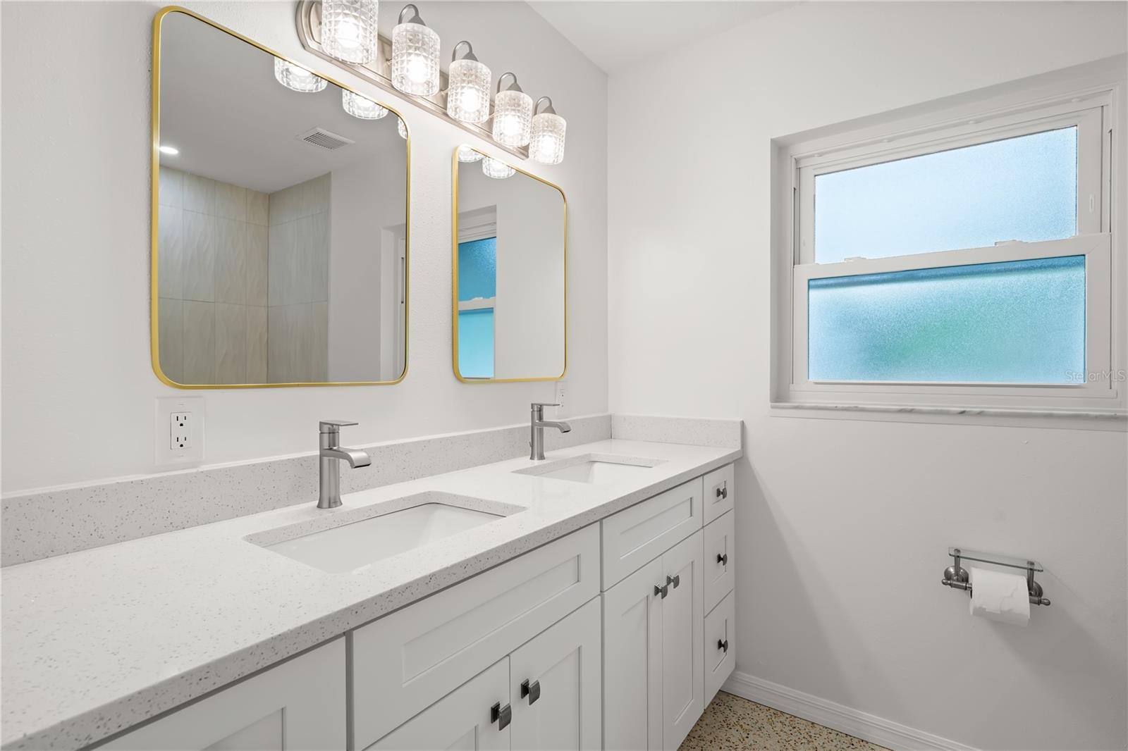 DUNEDIN ISLES ESTATES 1ST ADD - Residential Lease