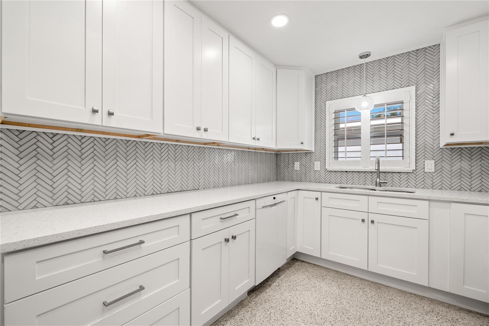 DUNEDIN ISLES ESTATES 1ST ADD - Residential Lease