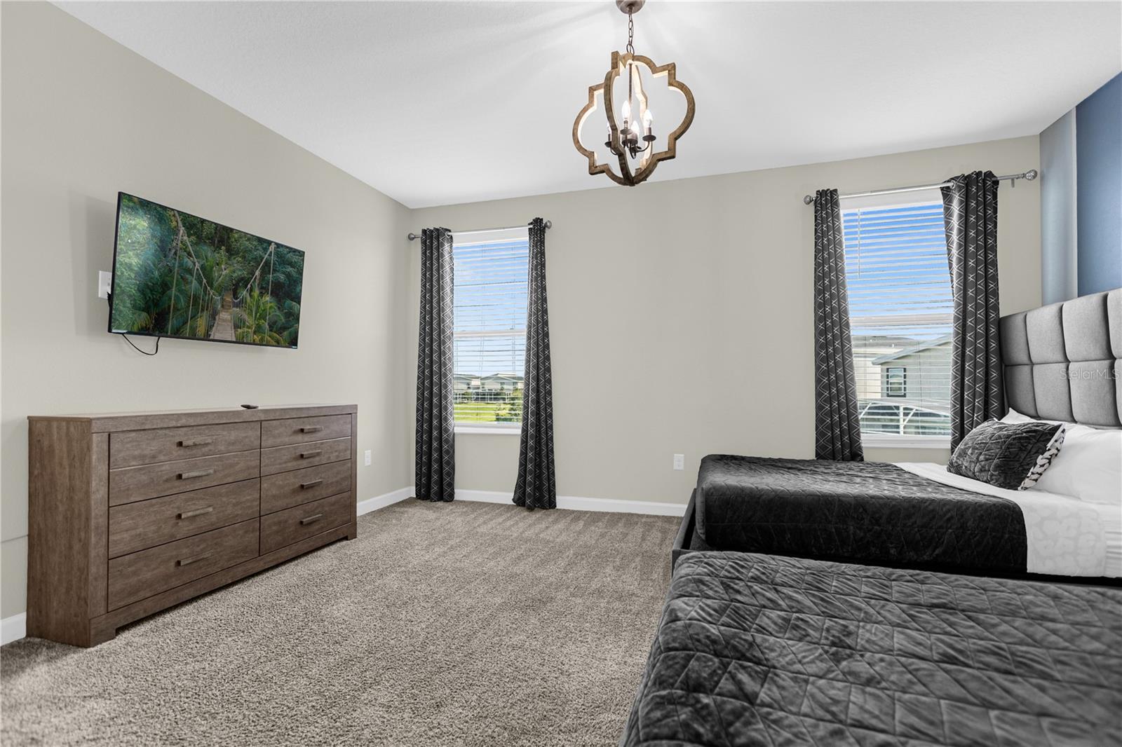 8982 CABOT CLIFFS DRIVE