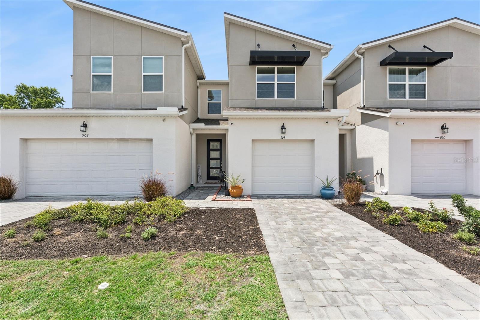 SPRING ISLE PALMS - Residential