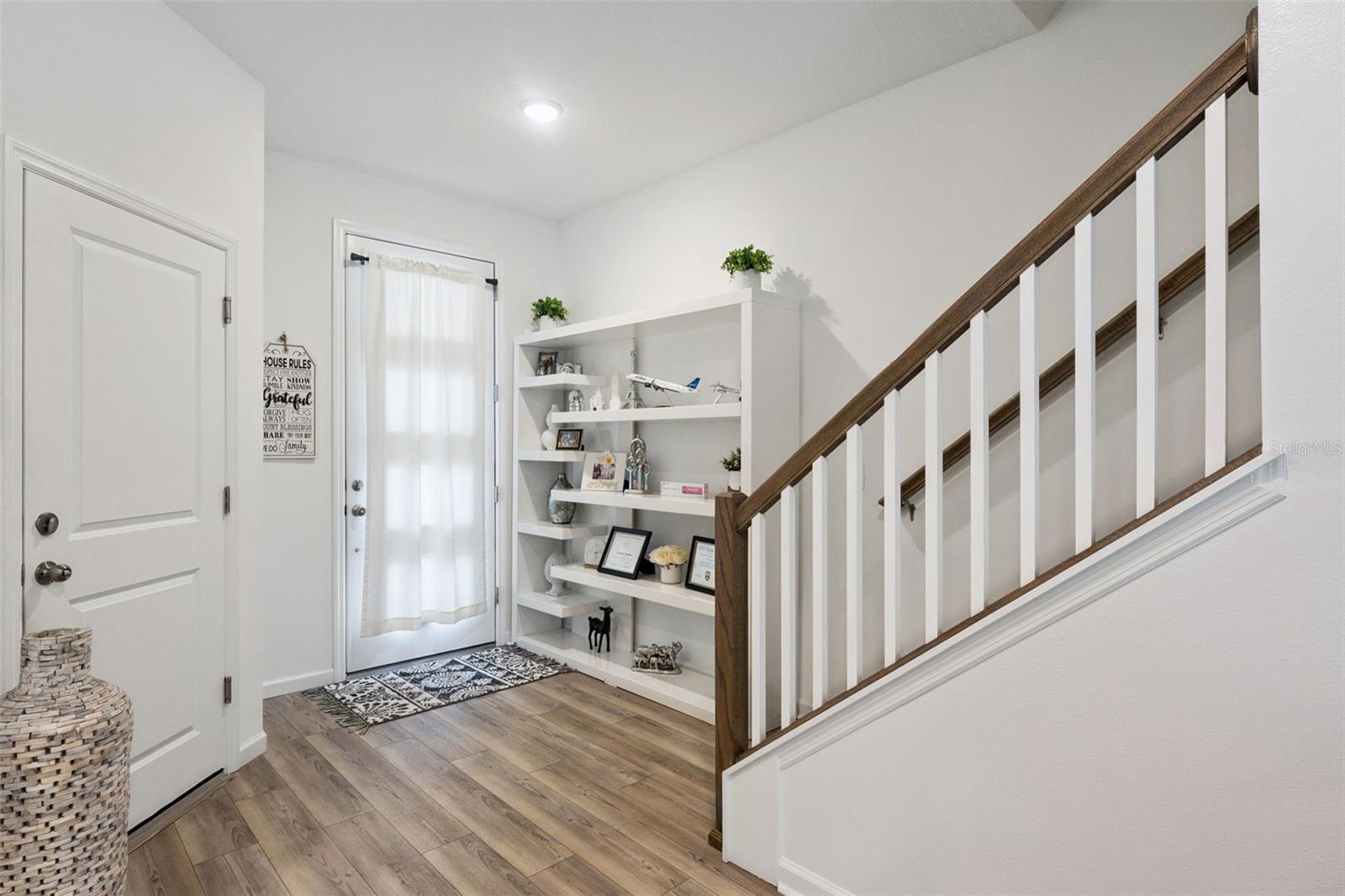 SPRING ISLE PALMS - Residential