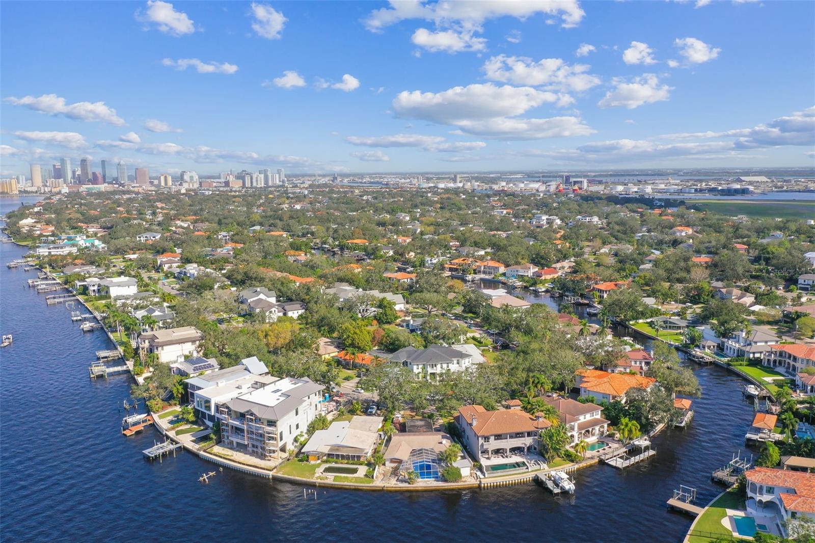 DAVIS ISLANDS PB10 PG52 TO 57 - Residential