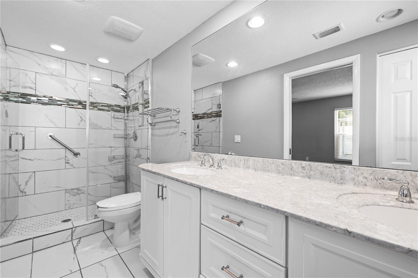 LAURA ANNE ESTATES - Residential