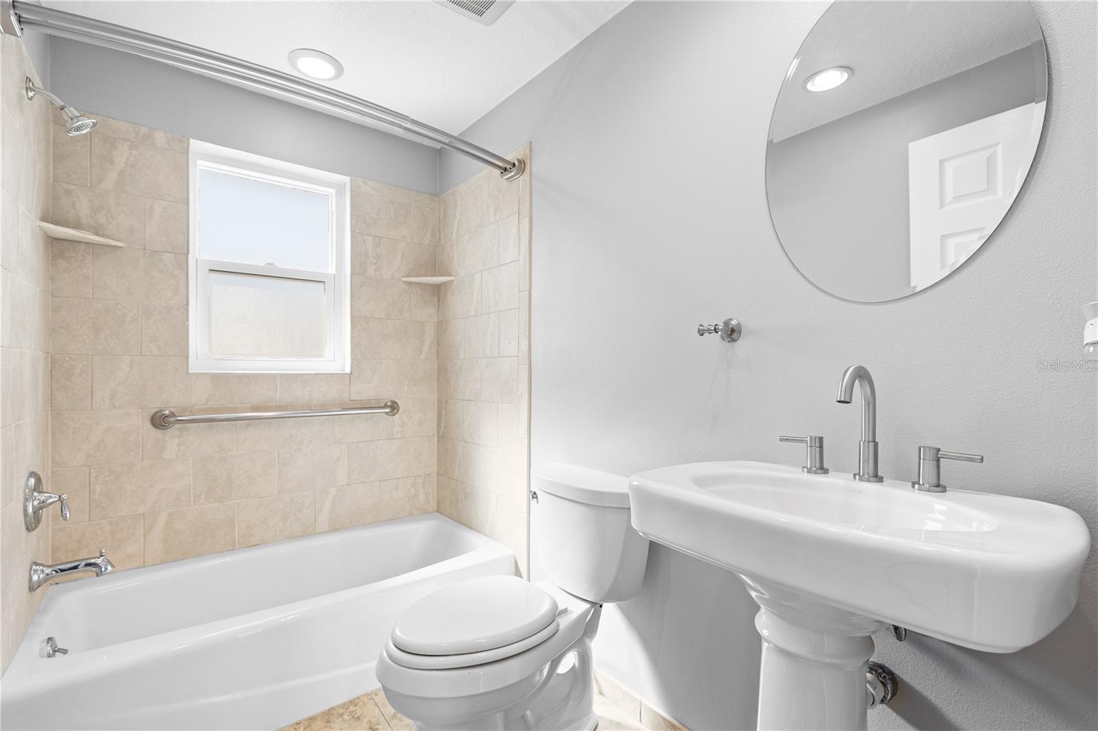 LAURA ANNE ESTATES - Residential