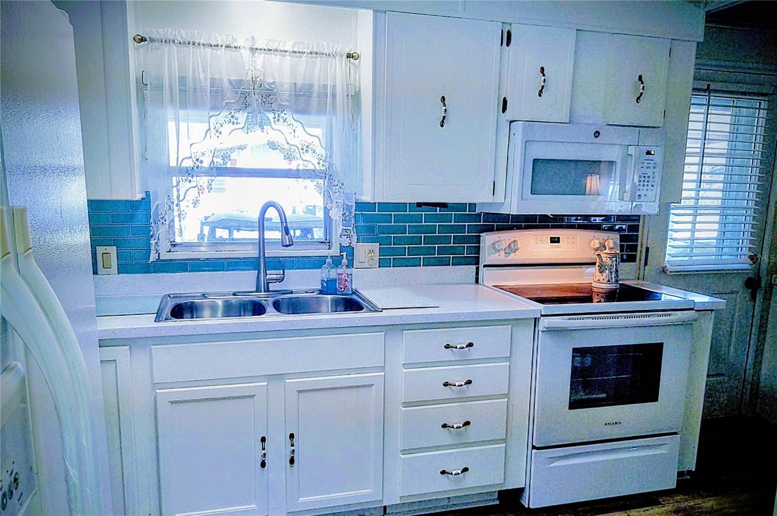 BANBURY VILLAGE CONDO - Residential