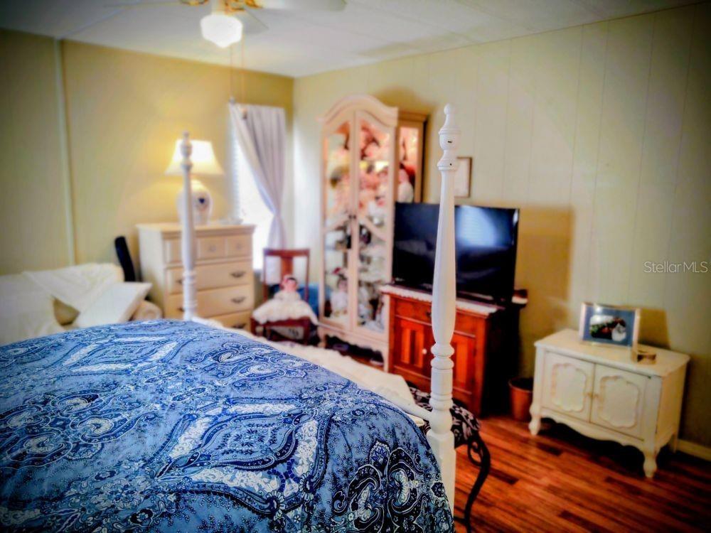 BANBURY VILLAGE CONDO - Residential