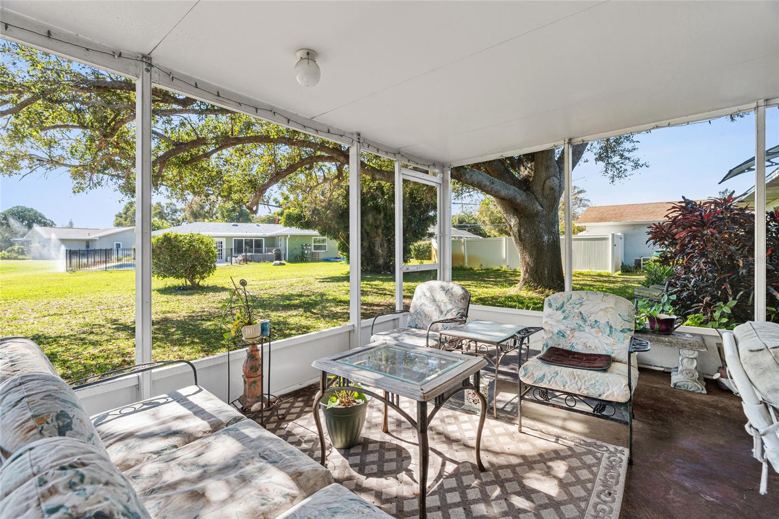 COUNTRY CLUB HEIGHTS FIRST ADD - Residential