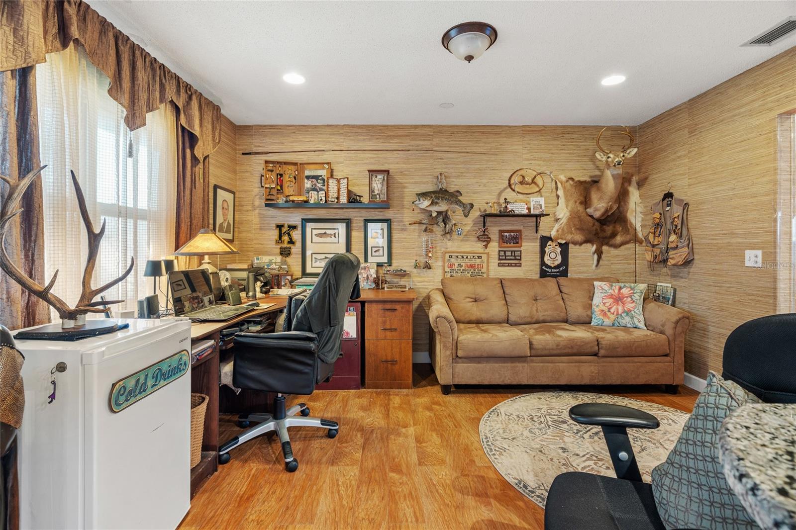 COUNTRY CLUB HEIGHTS FIRST ADD - Residential