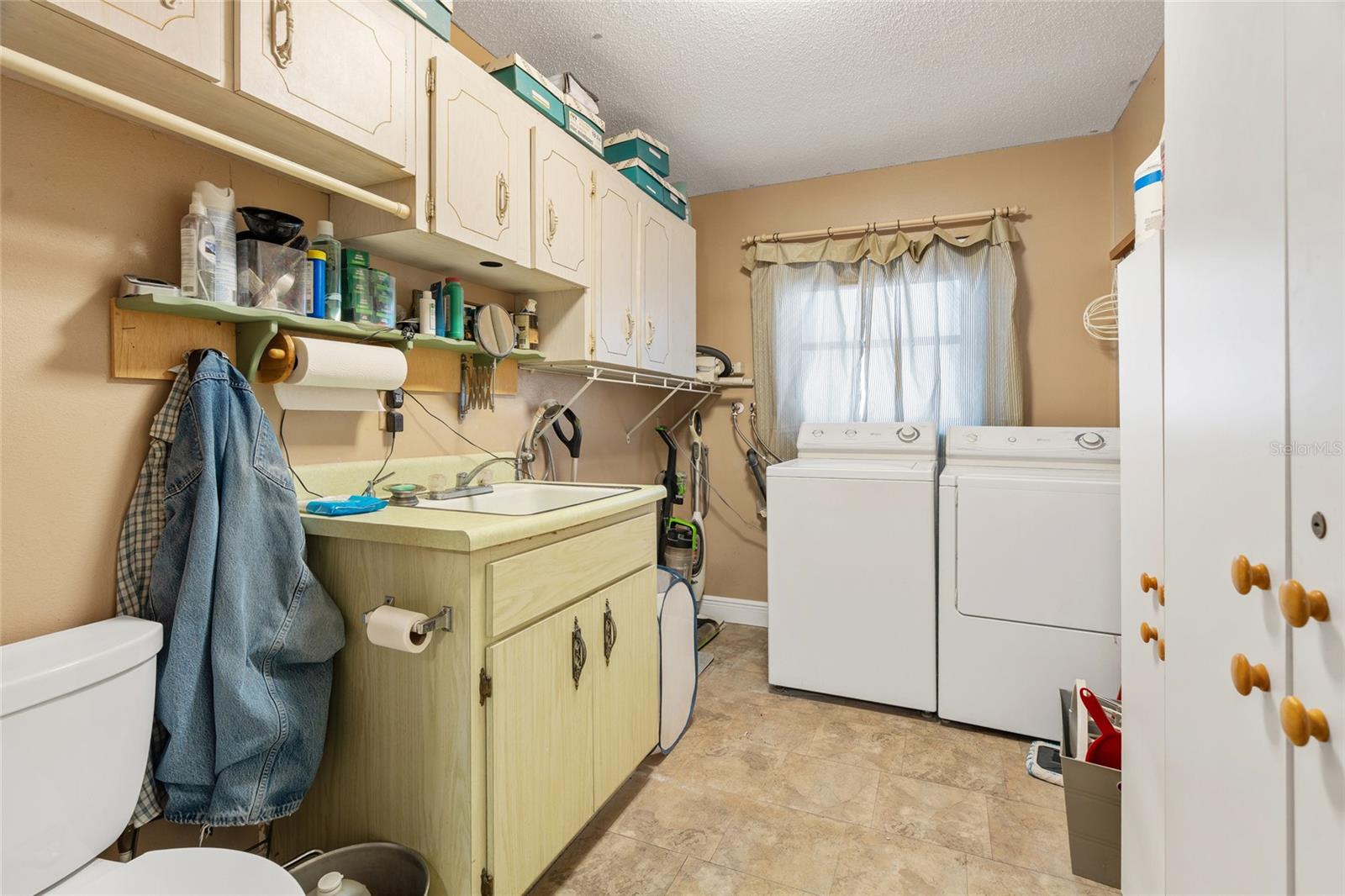 COUNTRY CLUB HEIGHTS FIRST ADD - Residential