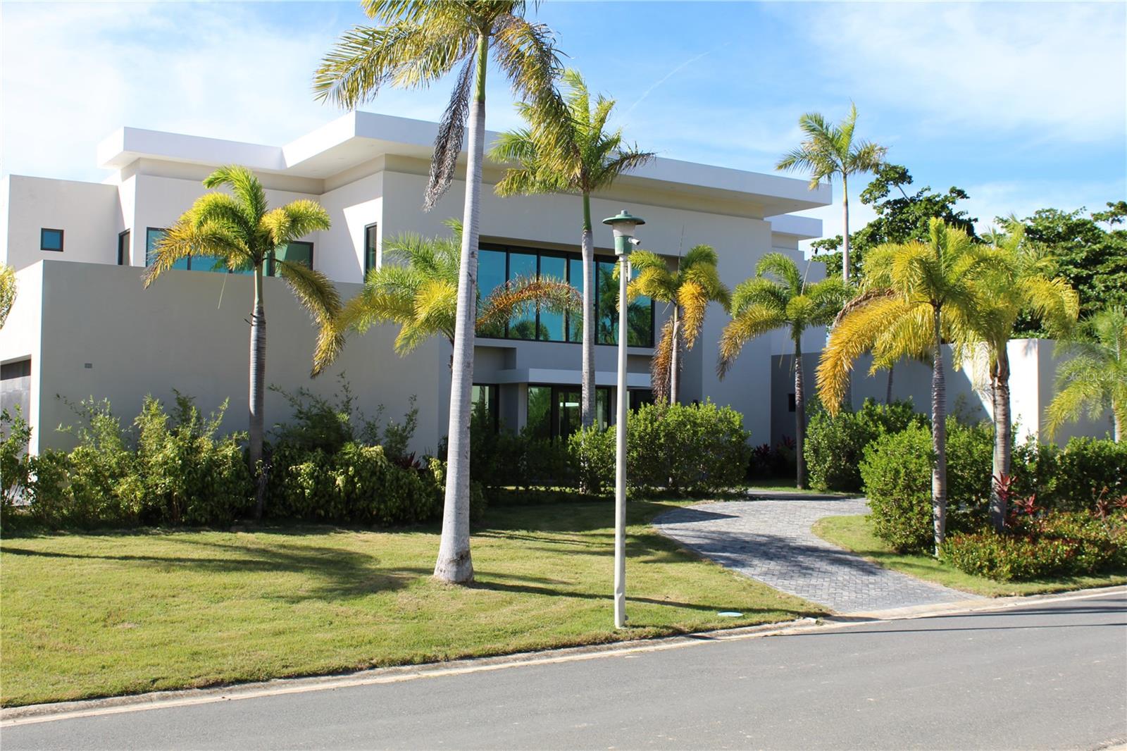 DORADO COUNTRY ESTATES - Residential