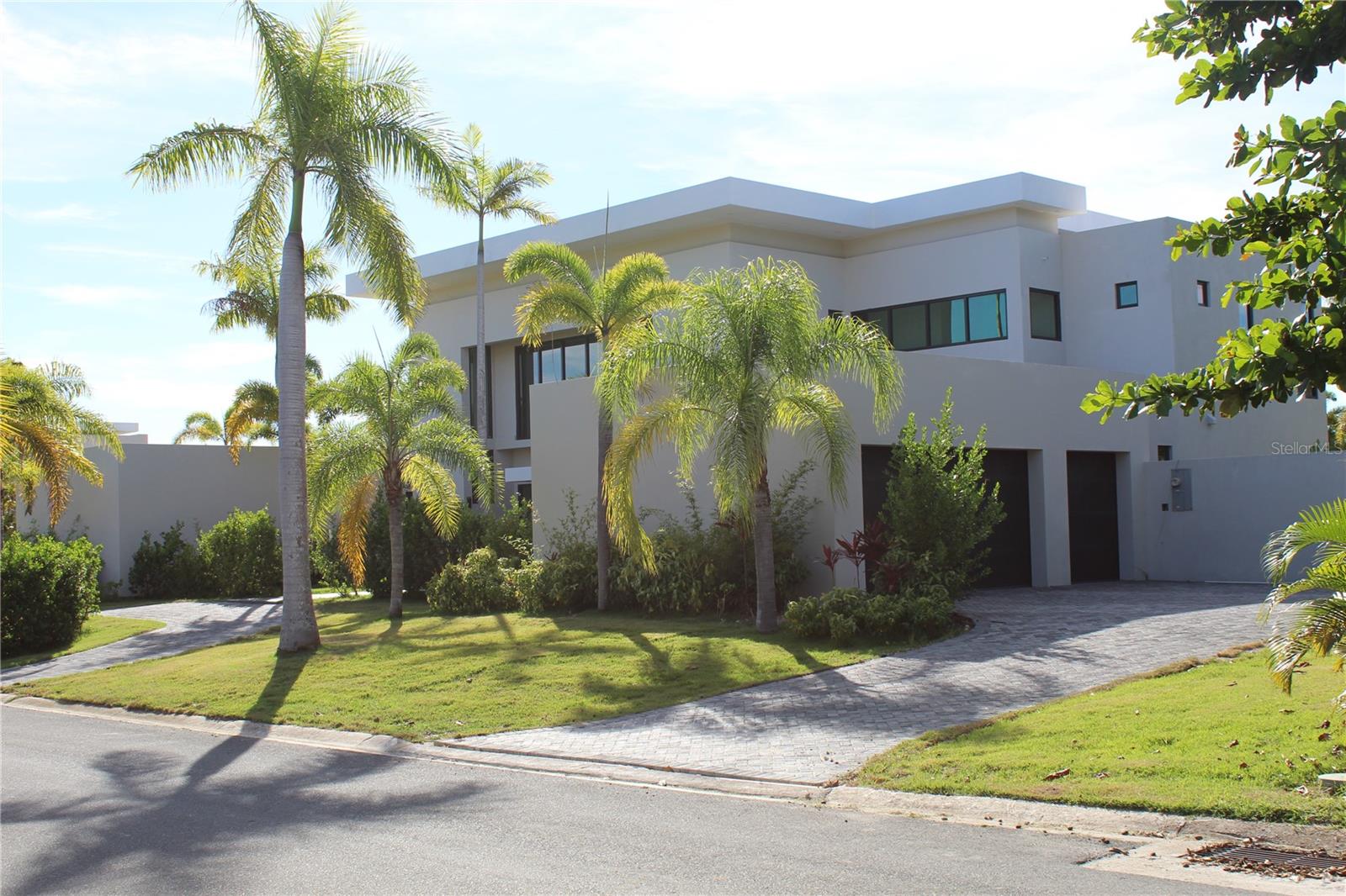 DORADO COUNTRY ESTATES - Residential