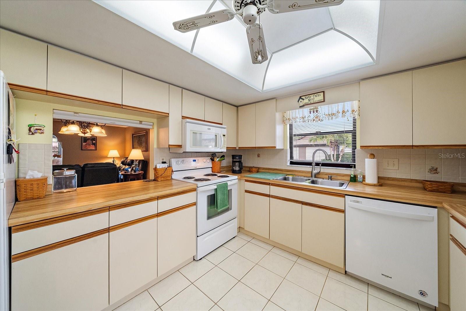 VILLAGE OAKS SEC C - Residential