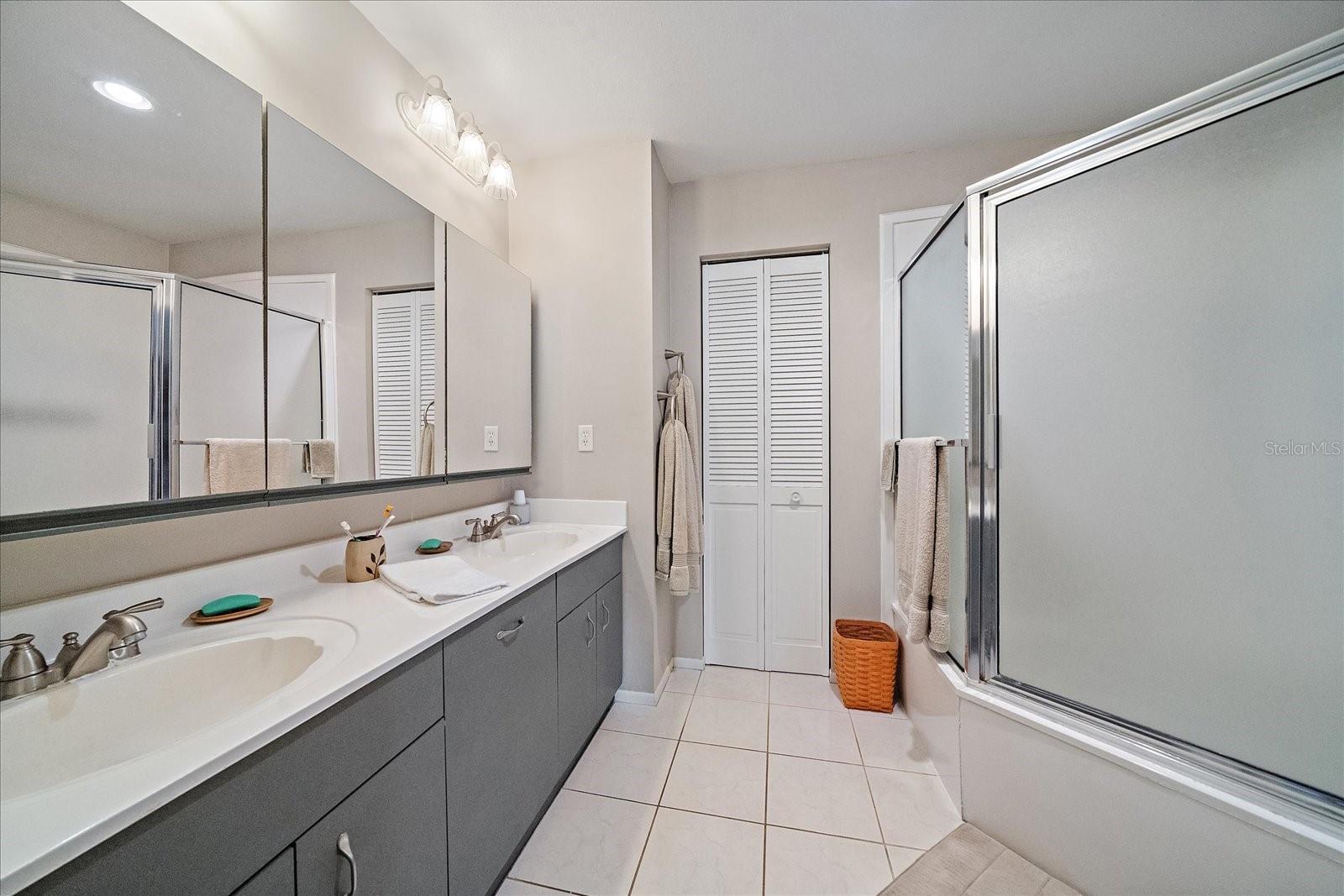 VILLAGE OAKS SEC C - Residential