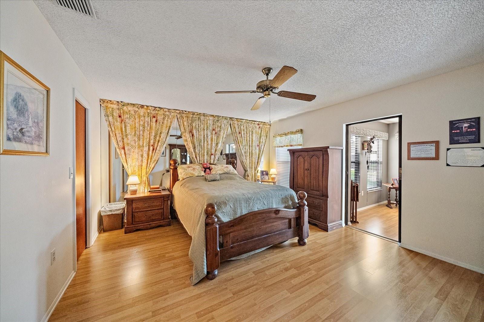 VILLAGE OAKS SEC C - Residential