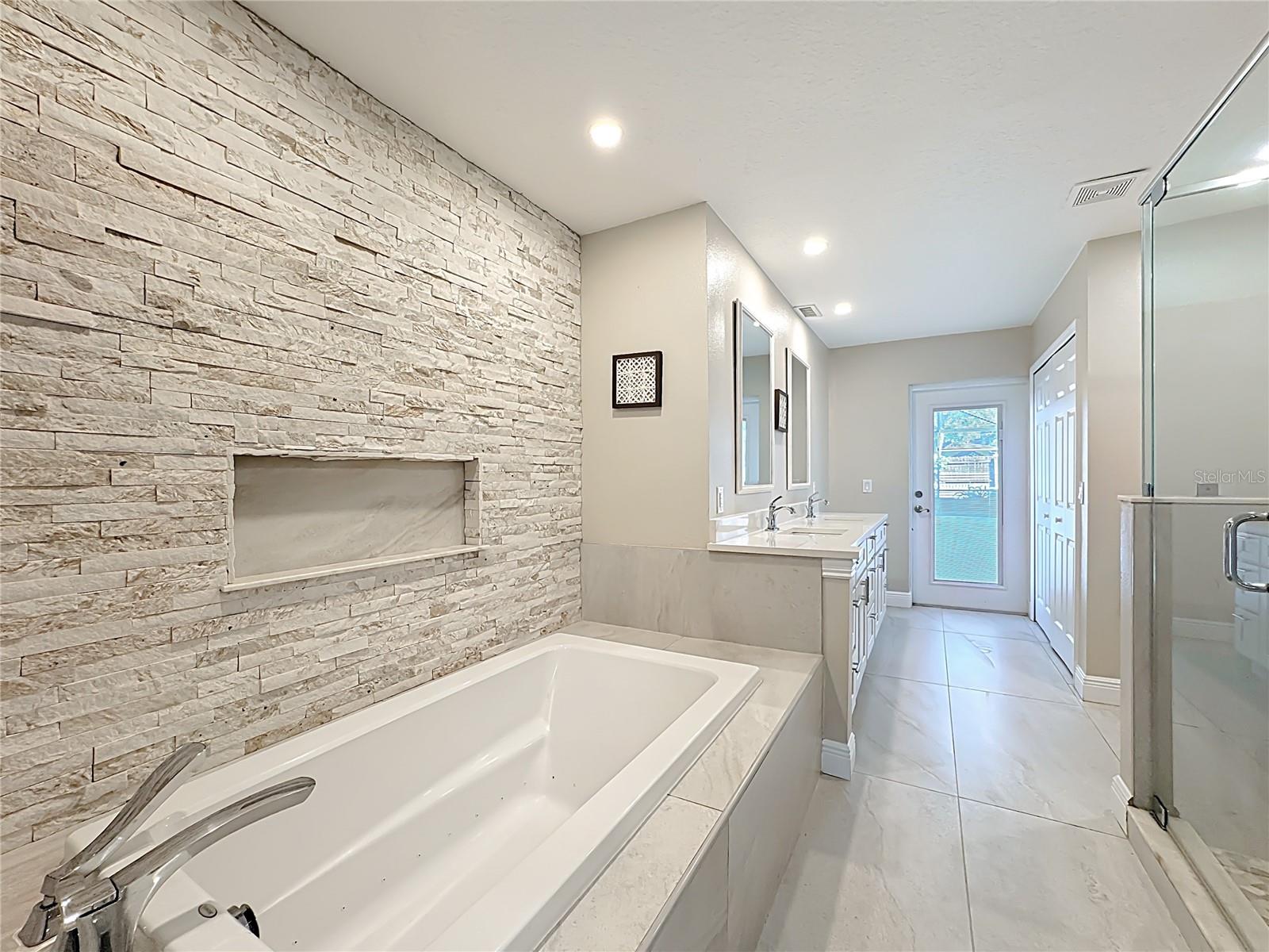 BILTMORE SHORES SEC 02 - Residential