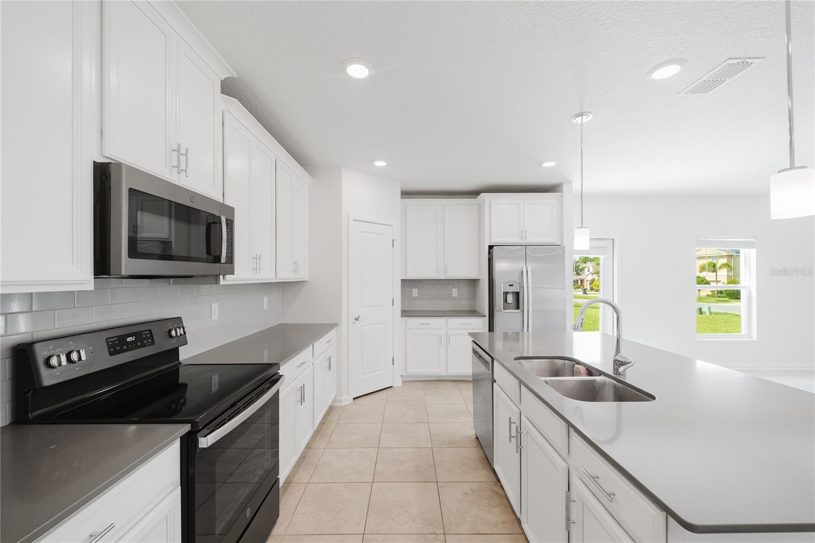 ARDEN PARK NORTH PH 4 - Residential Lease