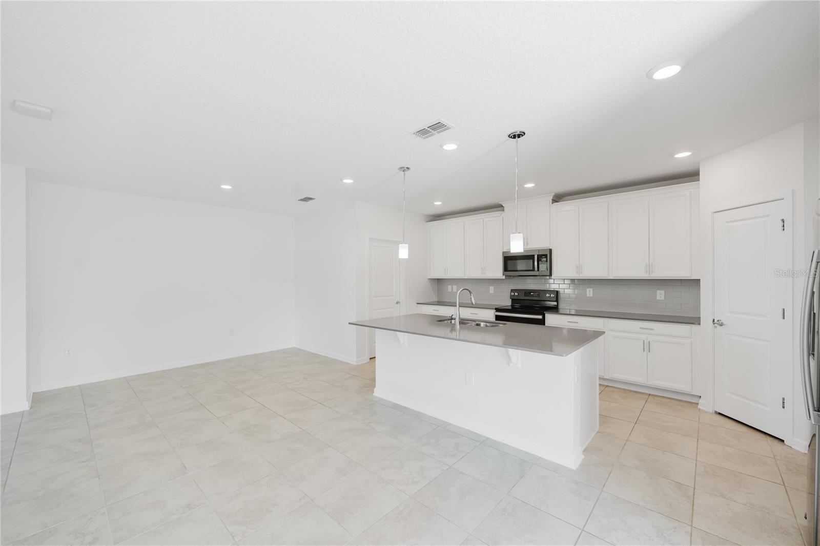 ARDEN PARK NORTH PH 4 - Residential Lease