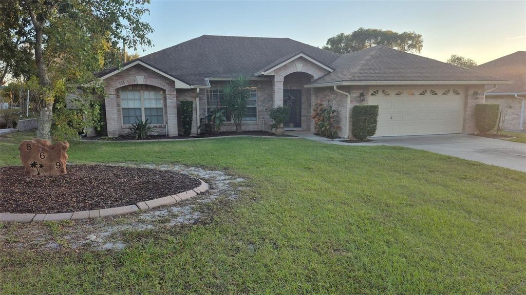 Photo of 869 Sylvia Drive, Deltona, FL 32725 (MLS # O6385115)