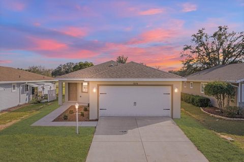 A home in FLORAL CITY