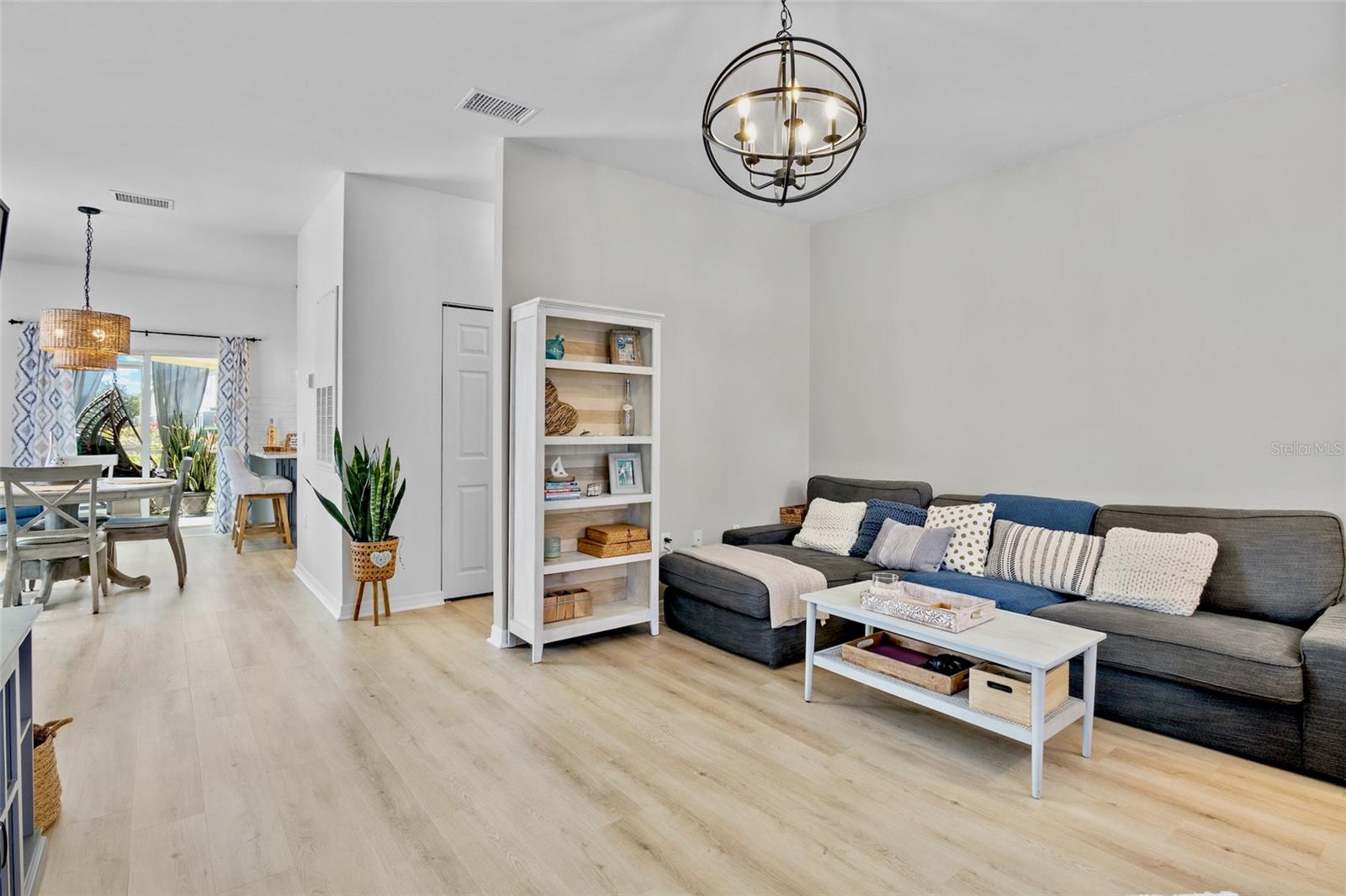 7589 PLANTATION CIRCLE