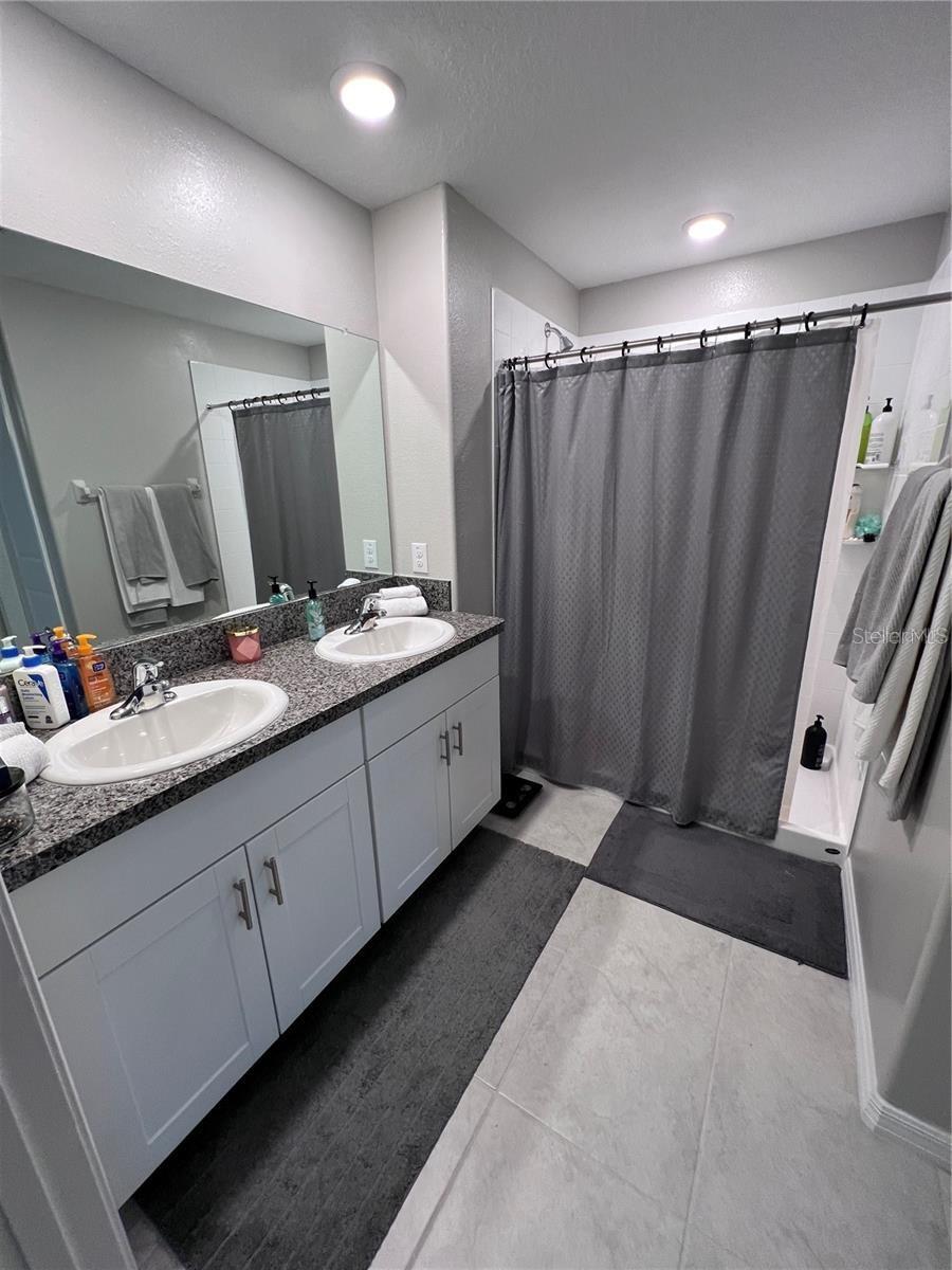 EPPERSON NORTH VILLAGE E-2 - Residential Lease