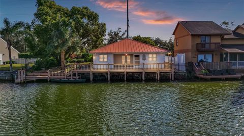 A home in LAKELAND