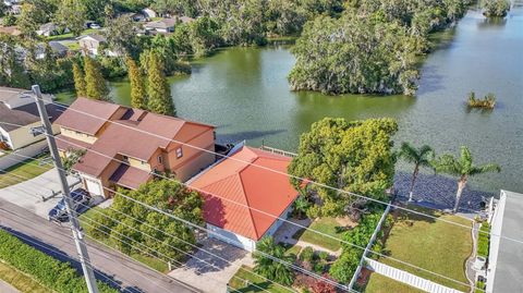 A home in LAKELAND