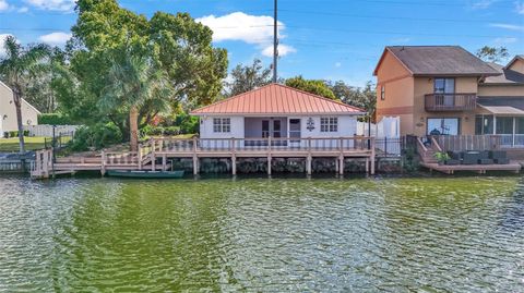 A home in LAKELAND