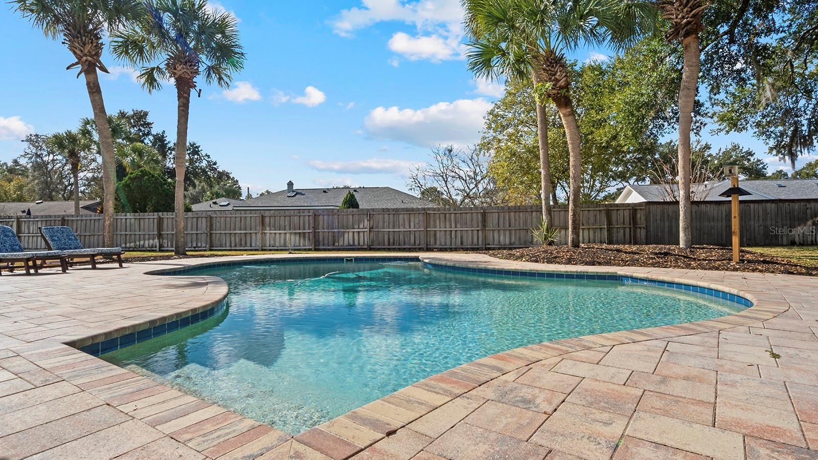 SABAL POINT WHISPER WOOD - Residential