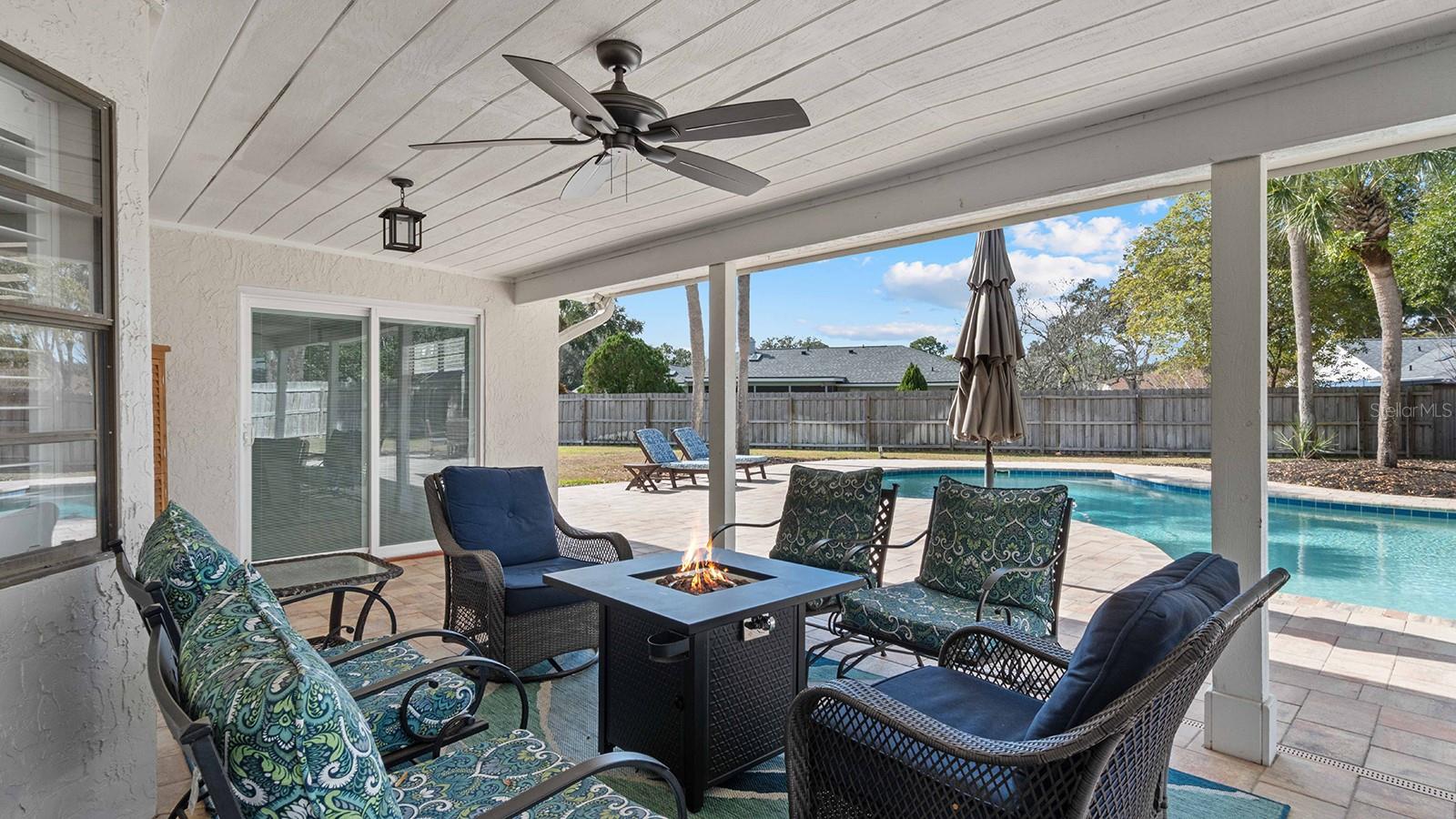 SABAL POINT WHISPER WOOD - Residential