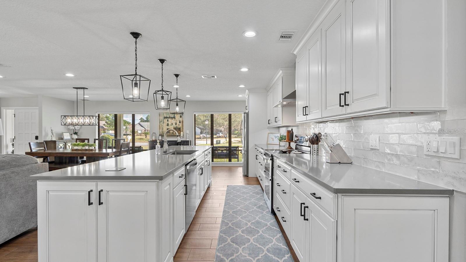 SABAL POINT WHISPER WOOD - Residential