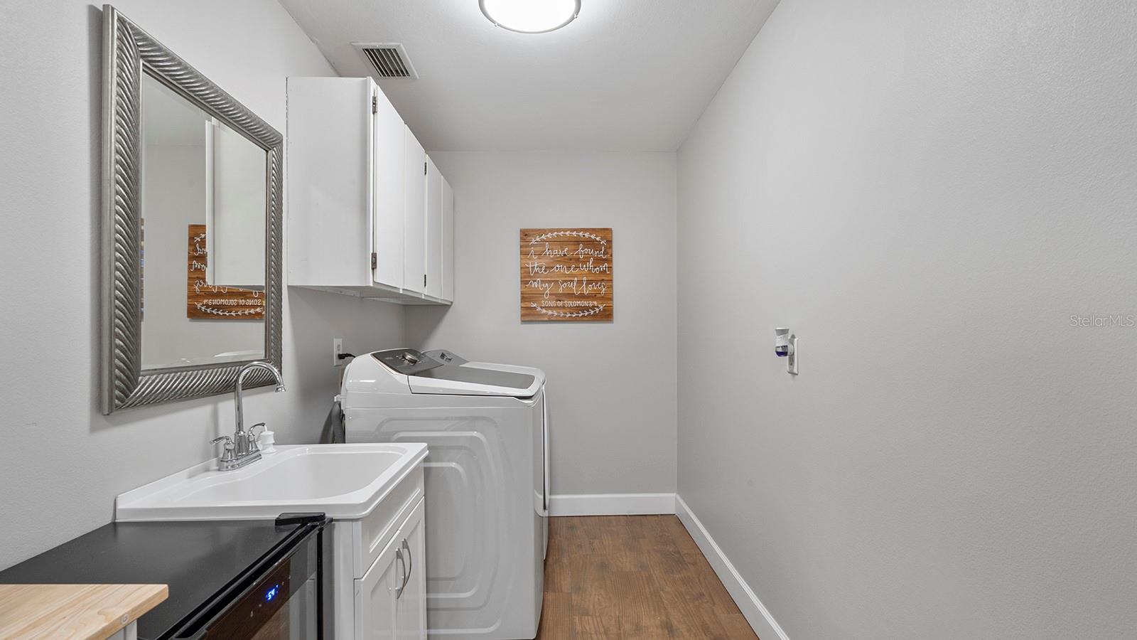 SABAL POINT WHISPER WOOD - Residential