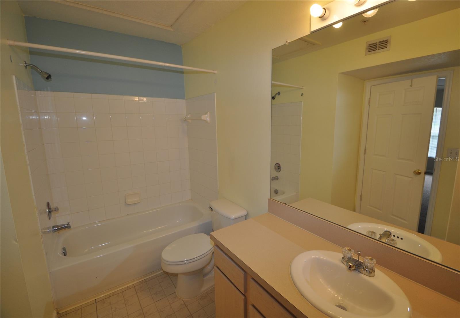 CREST/WATERFORD LAKES - Residential
