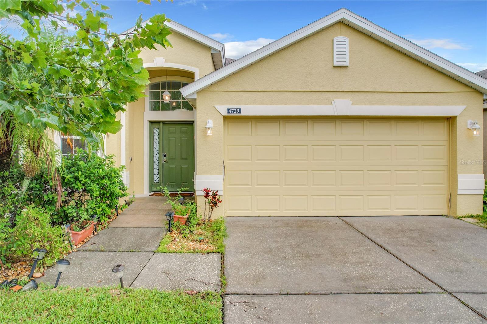 Call agent for showings. Smart entry with code