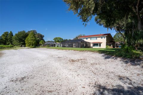 A home in WINTER HAVEN