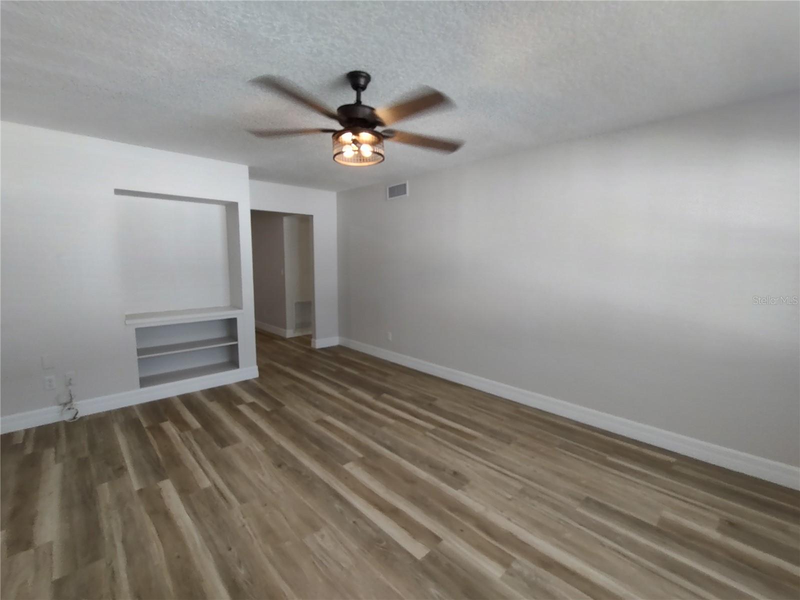 BOND LUMBER CO BLK 07-08 & 15-16 HOWRYS ADD DELAND - Residential Lease