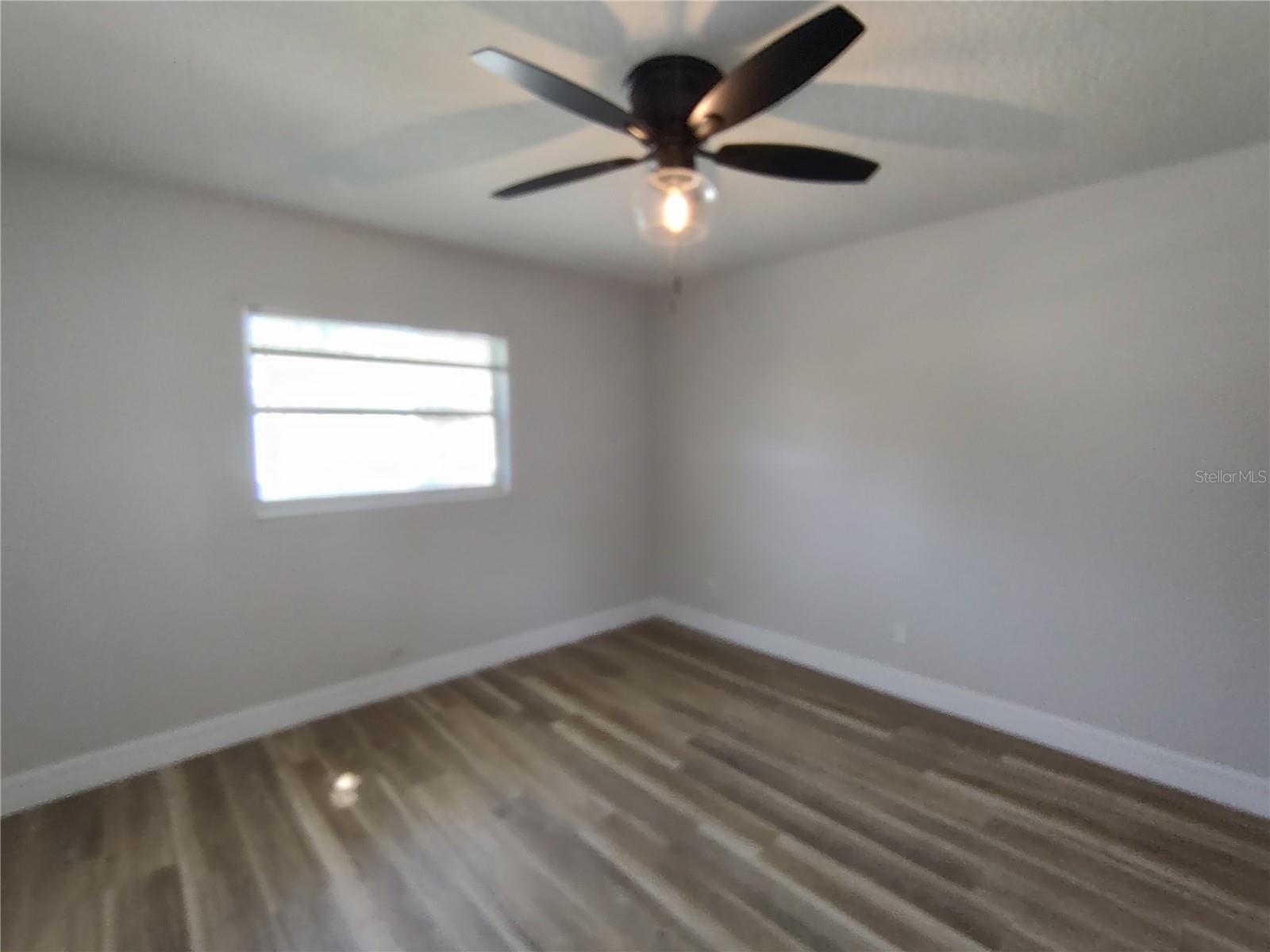 BOND LUMBER CO BLK 07-08 & 15-16 HOWRYS ADD DELAND - Residential Lease