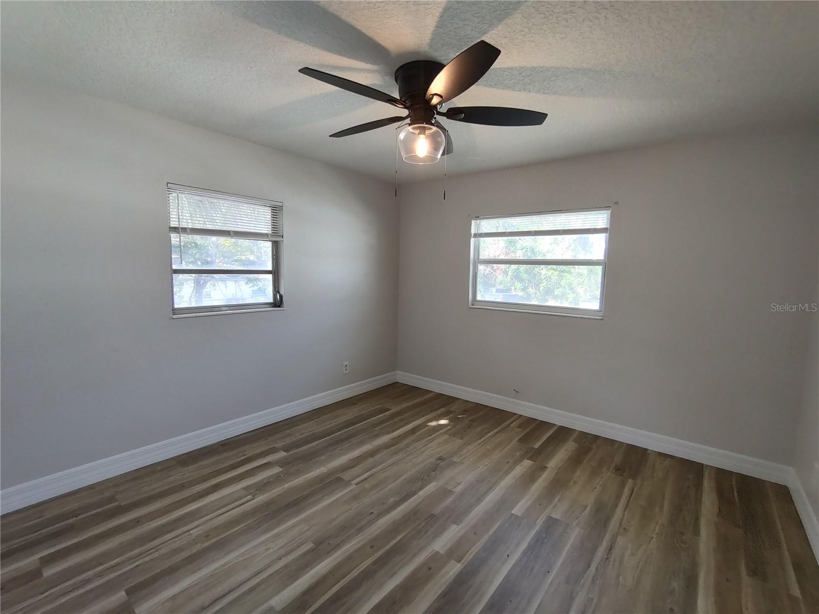 BOND LUMBER CO BLK 07-08 & 15-16 HOWRYS ADD DELAND - Residential Lease
