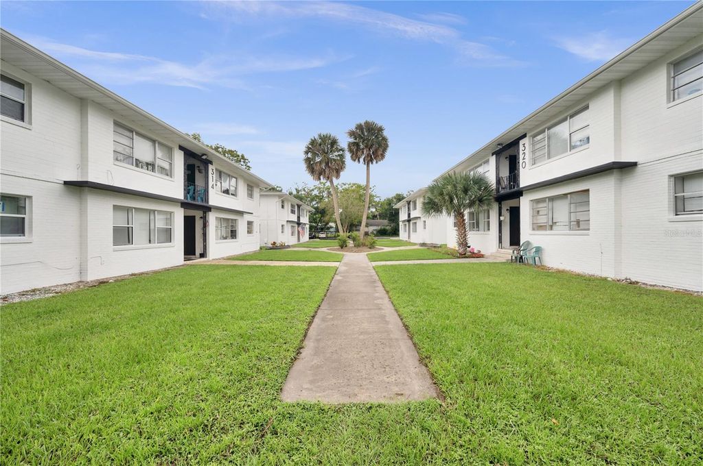 Photo of 316 W Howry Avenue #4, Deland, FL 32720 (MLS # O6349299)