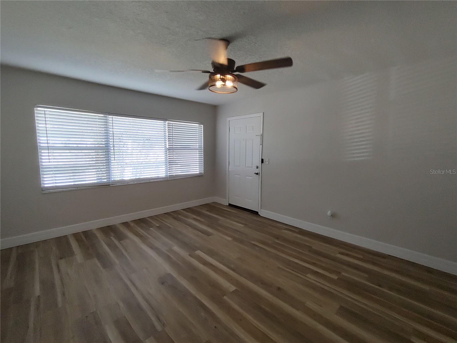 BOND LUMBER CO BLK 07-08 & 15-16 HOWRYS ADD DELAND - Residential Lease