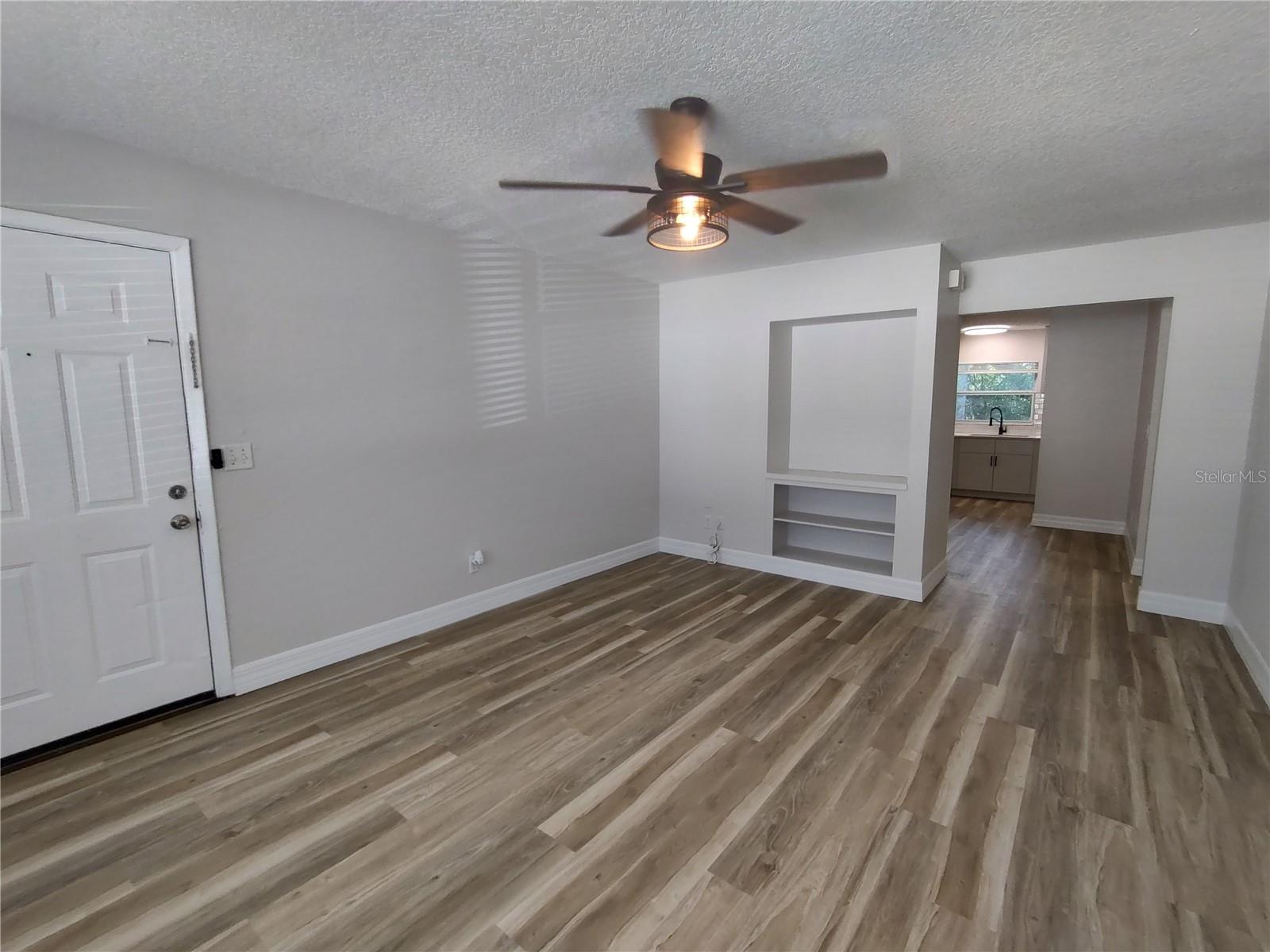 BOND LUMBER CO BLK 07-08 & 15-16 HOWRYS ADD DELAND - Residential Lease