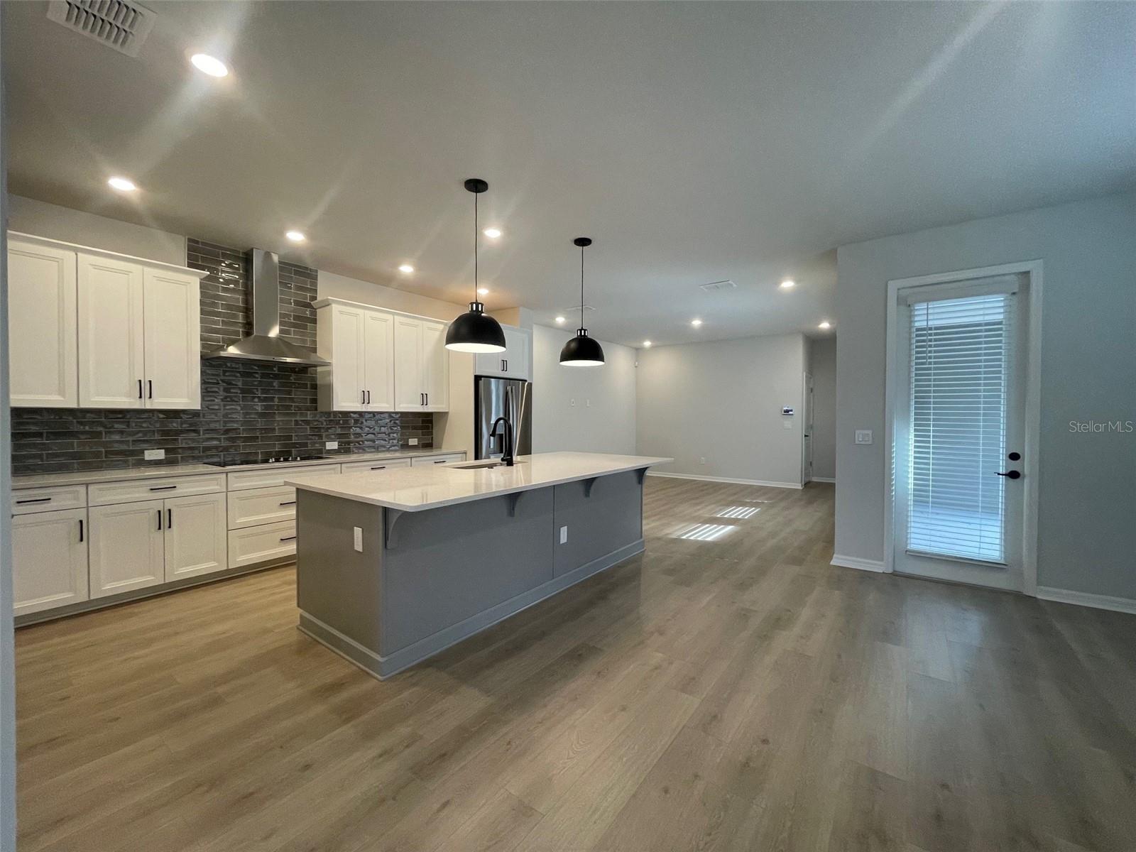 LAUREATE PARK - Residential Lease