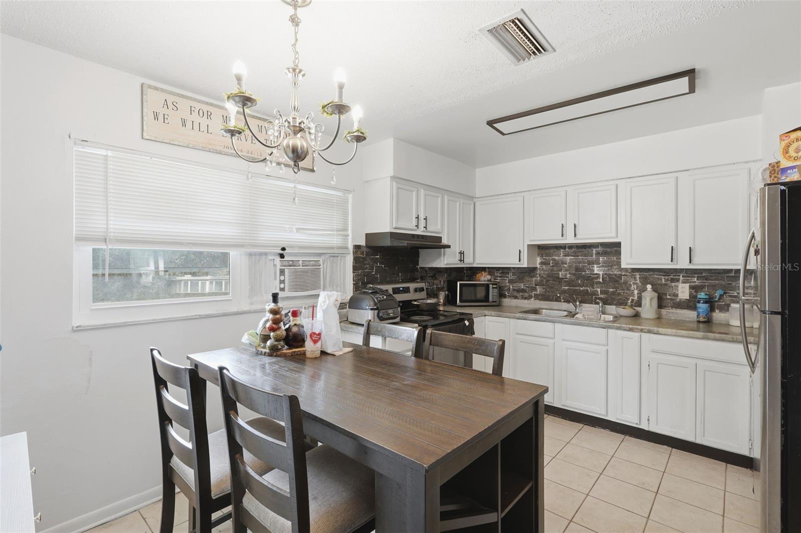 SHADEMOOR ACRES FIRST ADD - Residential