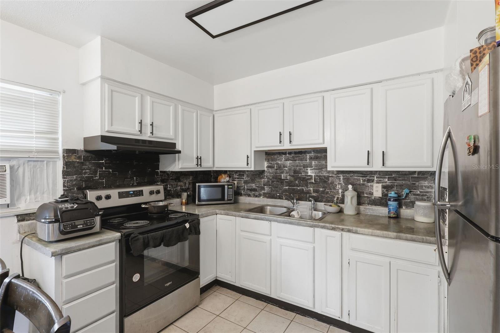 SHADEMOOR ACRES FIRST ADD - Residential