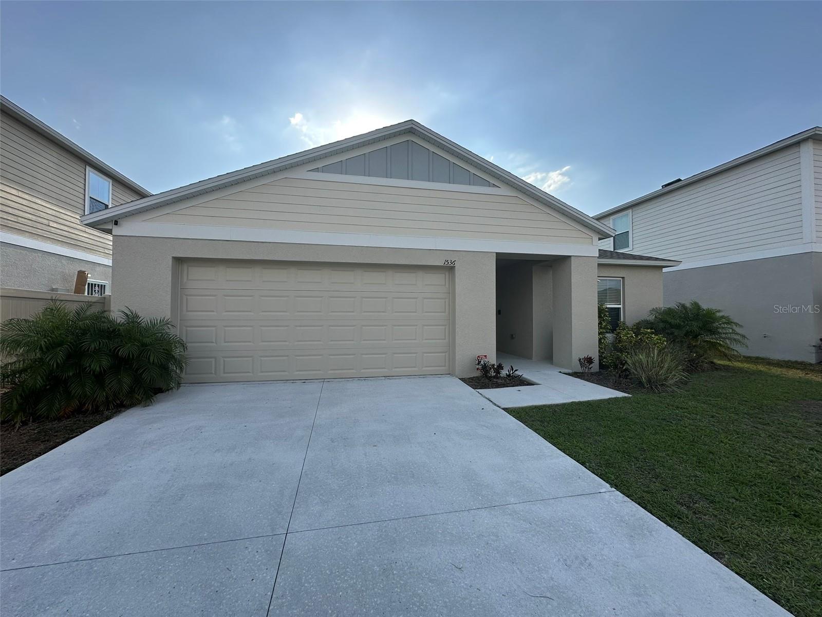 1536 AXEL CIRCLE