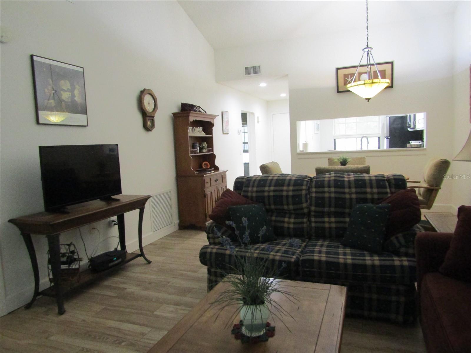 WINSLOW BEACON - Residential Lease