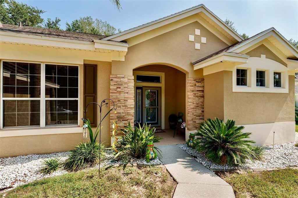 Photo of 10501 Via Como Court, Clermont, FL 34711 (MLS # G5115561)