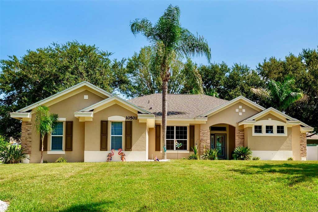 Photo of 10501 Via Como Court, Clermont, FL 34711 (MLS # G5115561)